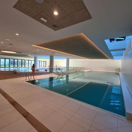 Pinea Sky Premium Apartament Z Widokiem Na Morze Ze Spa I Basenem Przy Plazy بوبيروفو المظهر الخارجي الصورة