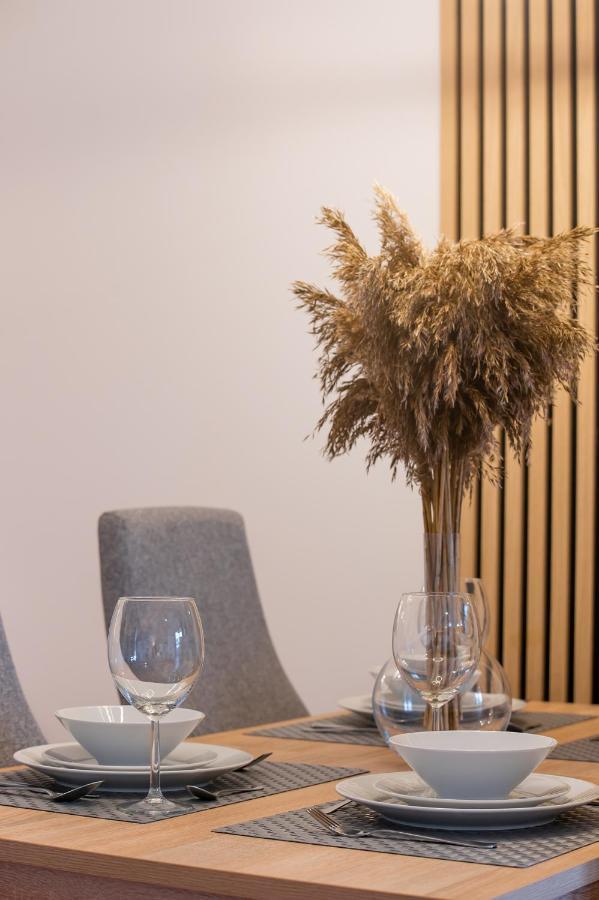 Pinea Sky Premium Apartament Z Widokiem Na Morze Ze Spa I Basenem Przy Plazy بوبيروفو المظهر الخارجي الصورة
